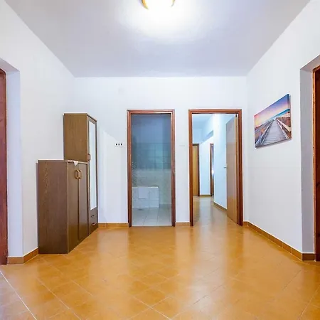 Adora A8 Apartman