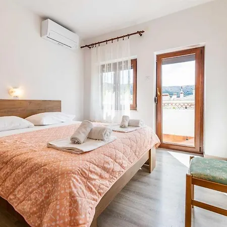 Adora A8 Apartman