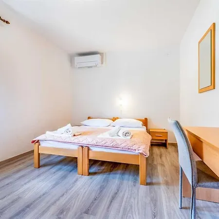 Adora A8 Apartman