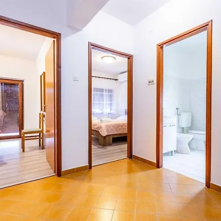 Adora A8 Apartman
