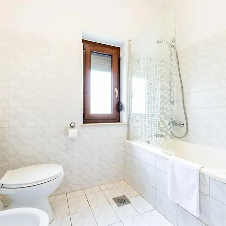 Adora A8 Apartman Baška